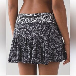 Stylish Black and White Women's lululemon skort